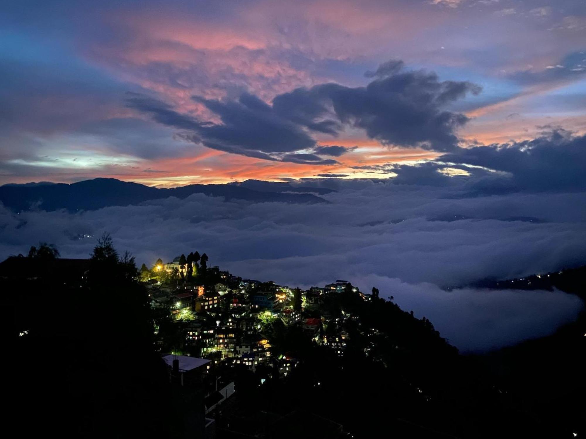 Norbu'S Homestay Дарджилинг Экстерьер фото